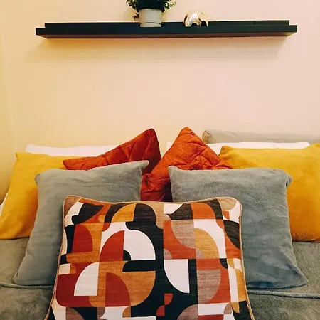 Apartment Street Cozy